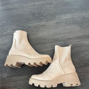 Dolce Vita Women's "Villa" Platform Chelsea Slip On Bootie in Nude Size 7.5